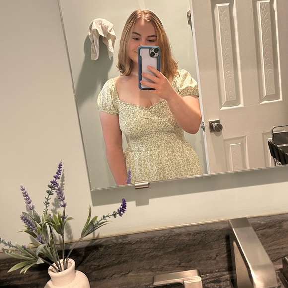 Meet your Posher, Sara - Picture 1 of 1